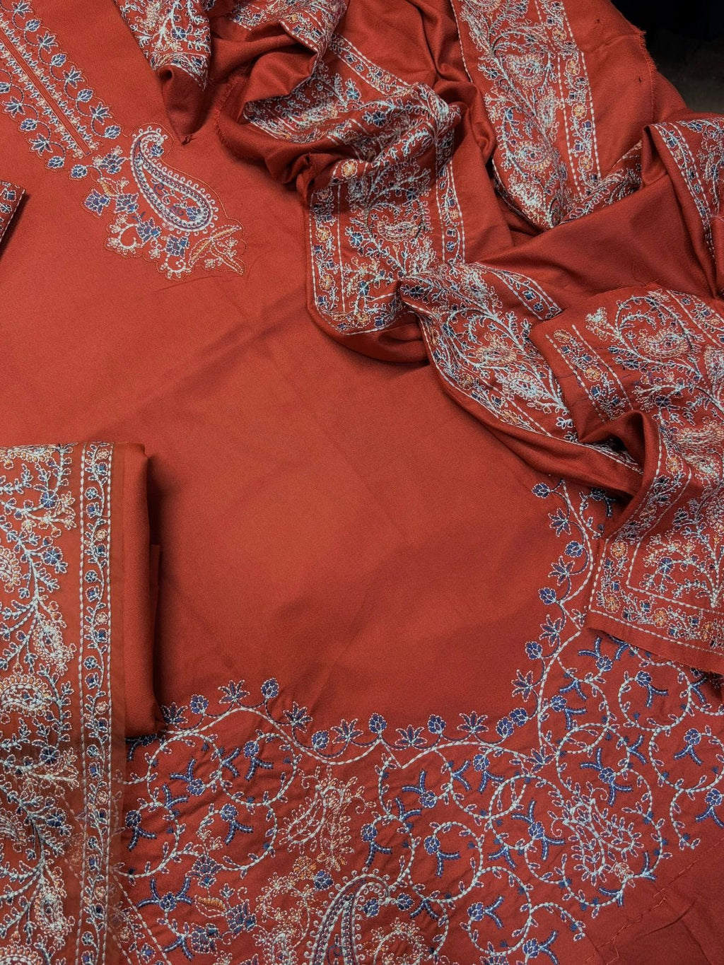 BATIK 3pc Unstitched Fully Embroidered Suit
CODE 7069
