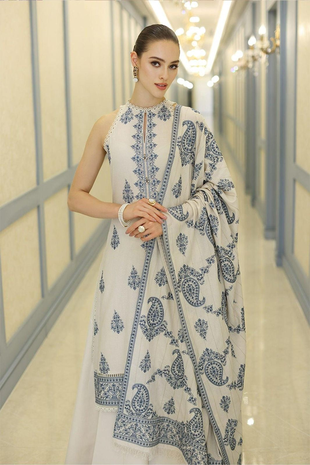 BAREEZE 3PC IN LAWN WITH FULLY EMBROIDERED