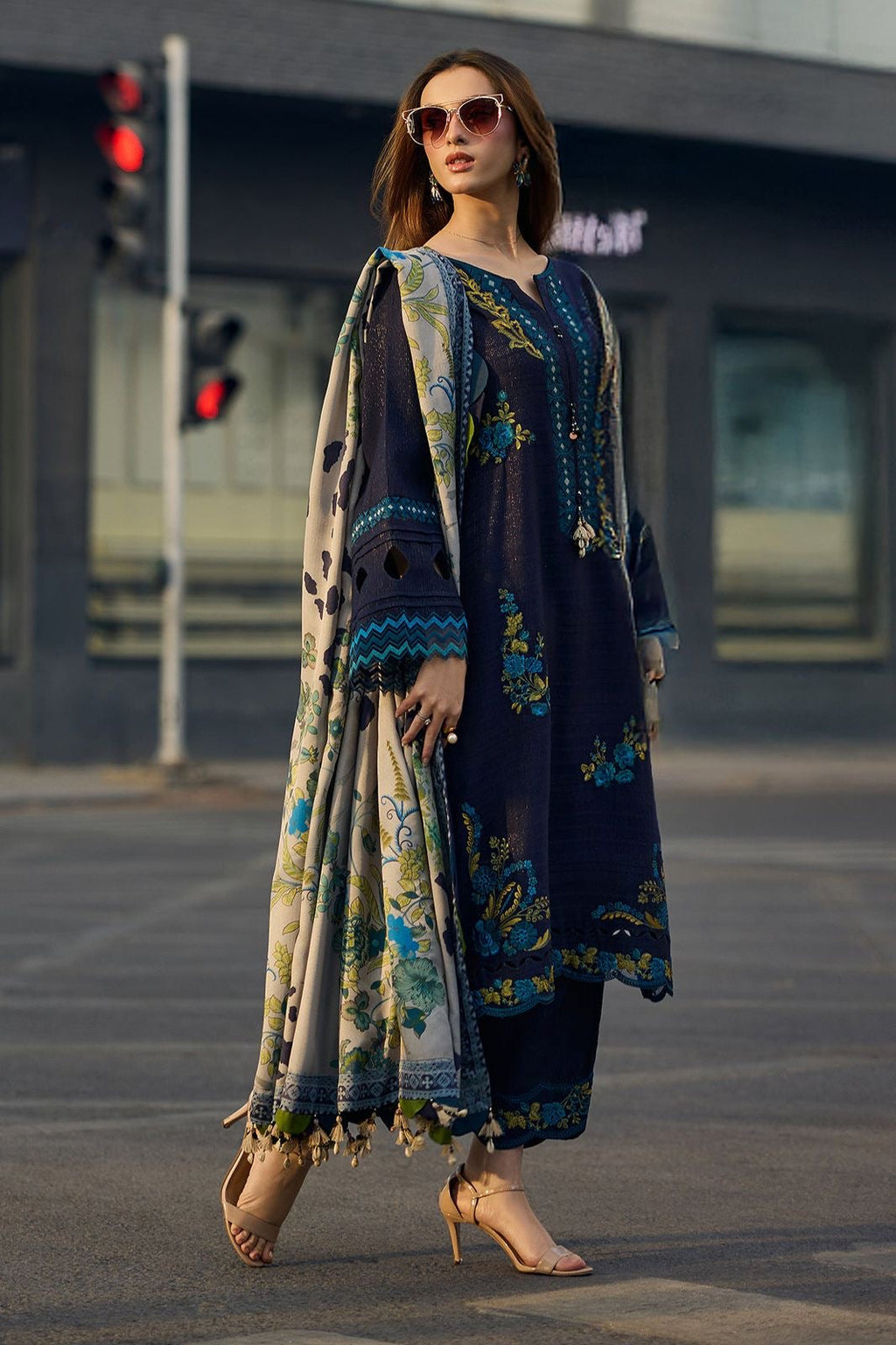 CHARIZMA 3PC LAWN UNSTITCHED EMBROIDERED
Code:4017