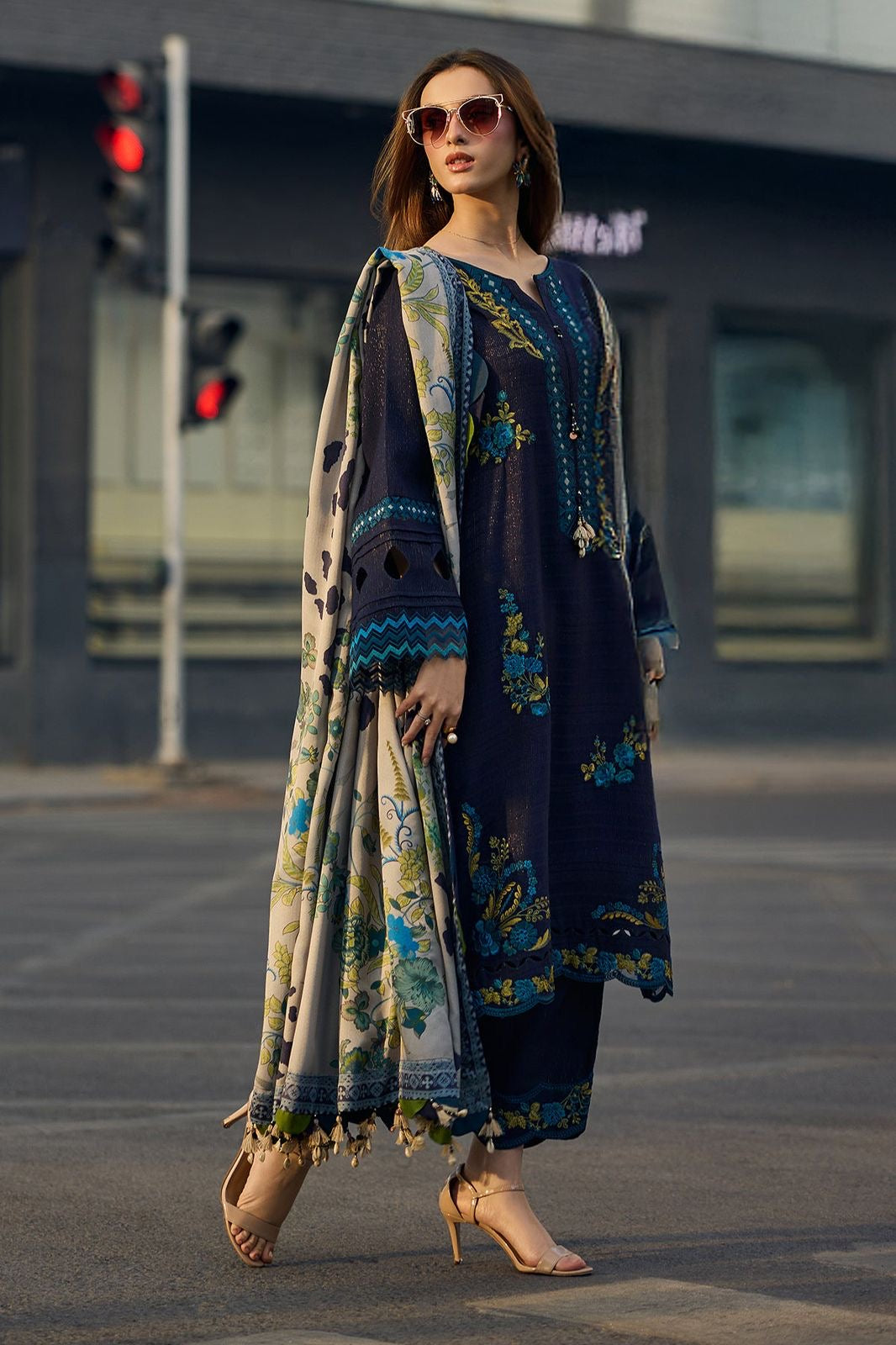CHARIZMA 3PC LAWN UNSTITCHED EMBROIDERED
Code:4017