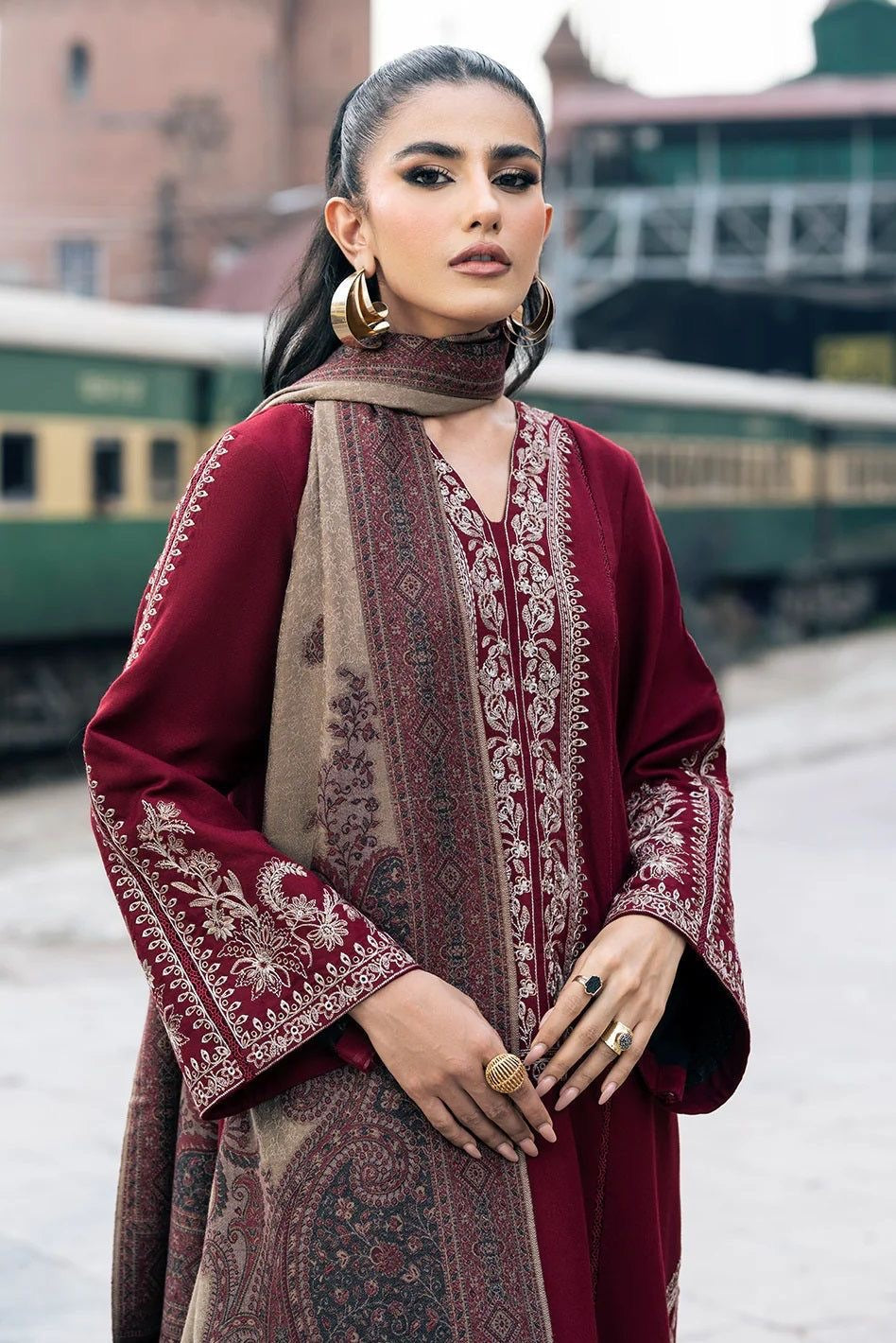 IZEL 3PC LAWN UNSTITCHED EMBROIDERED