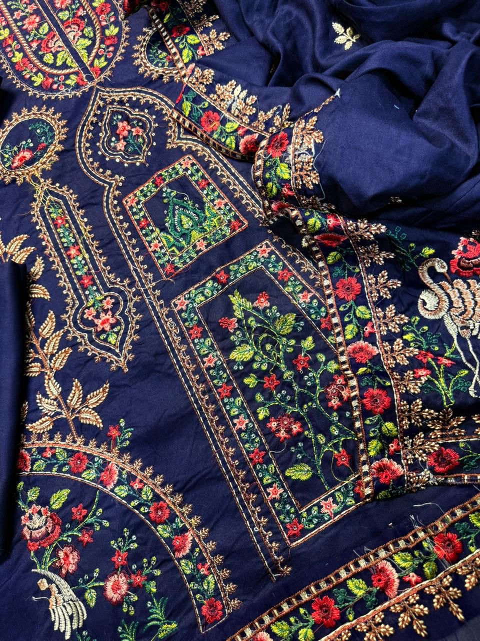 MARIA B 3pc Ustitched Fully Embroidered Suit
CODE 7248
