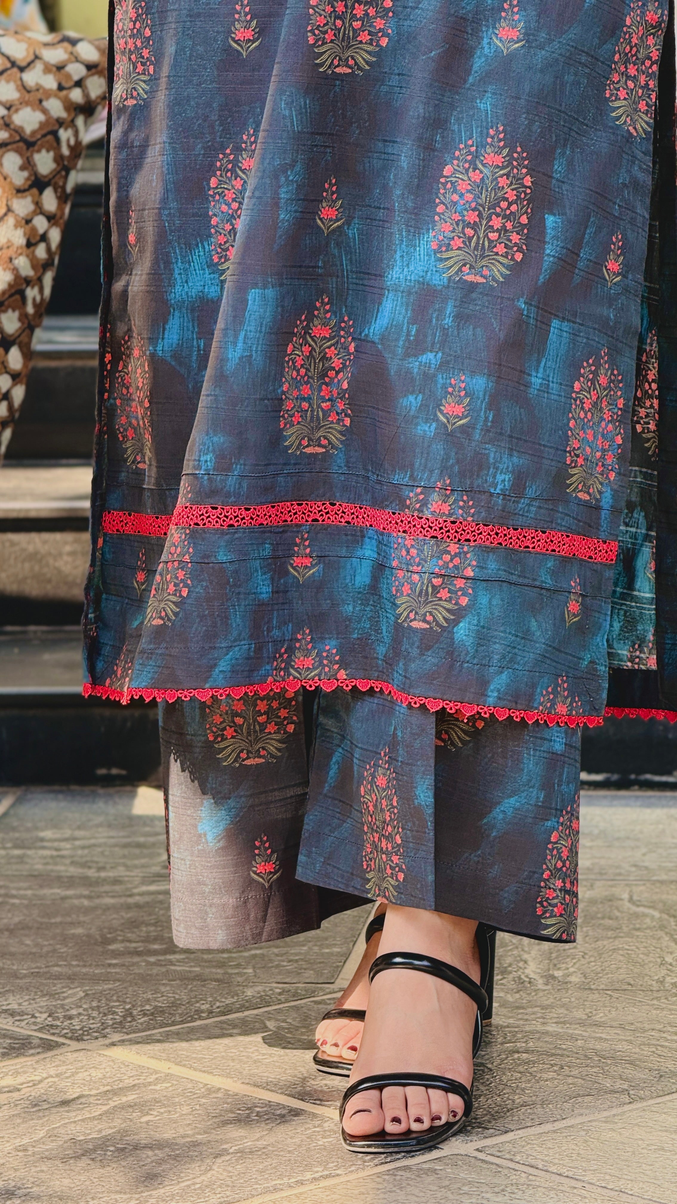 NAXUS 2PC PRINTED UNSTITCHED IN LAWN BANA-DORA